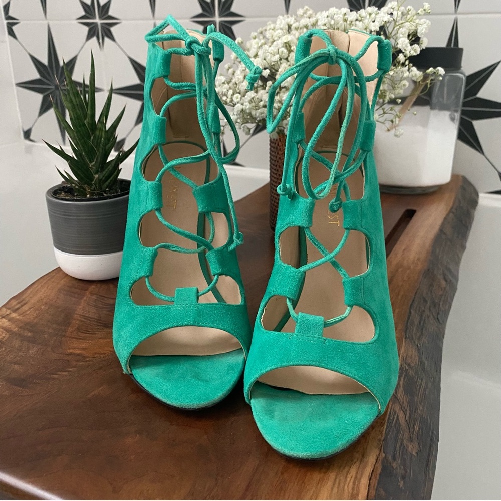 NINE WEST Green Lace Up Heels
